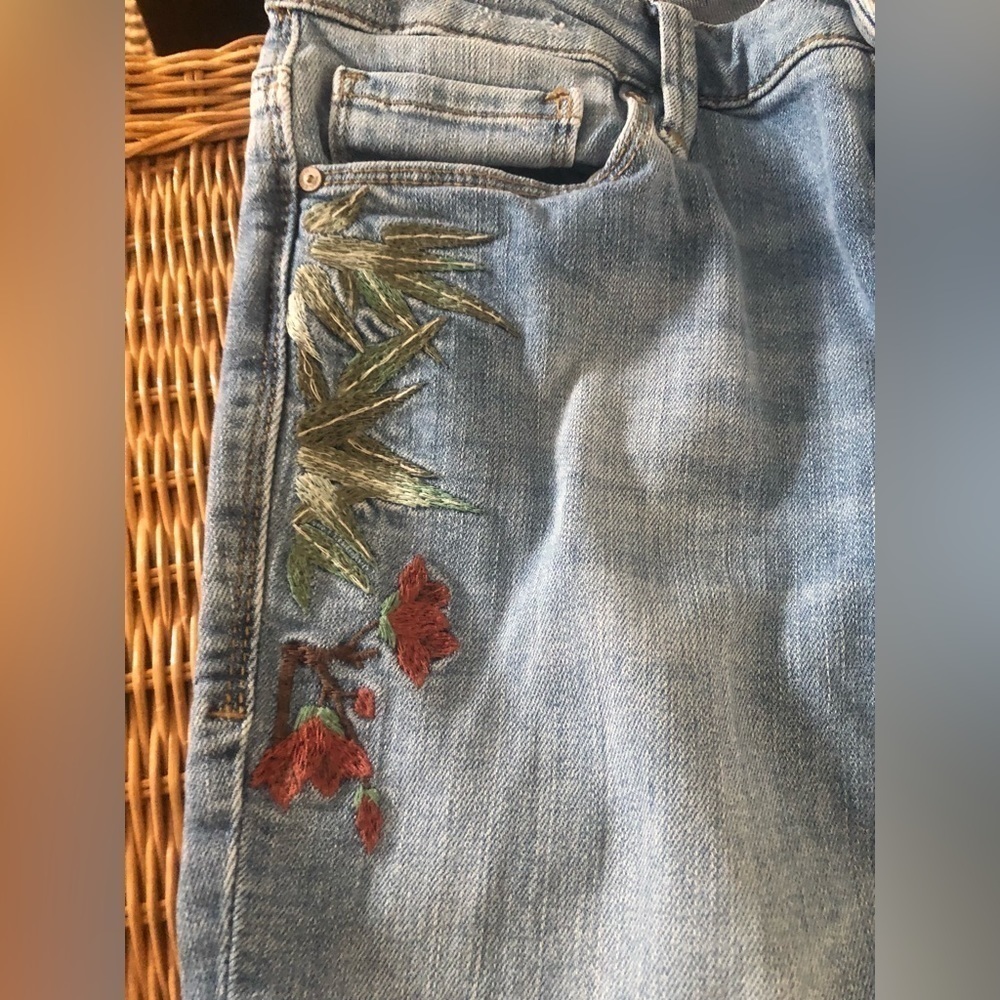 🔥MAVI jeans, embroidered!